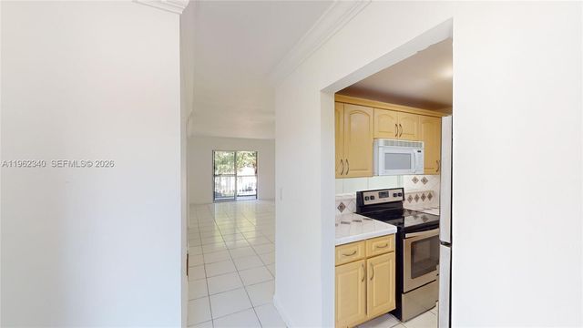 160 SW 30th Ave 204A, Miami, FL 33135