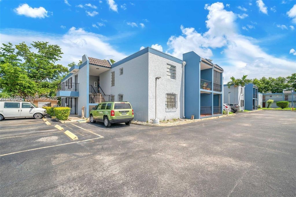 160 SW 30th Ave 204A, Miami, FL 33135