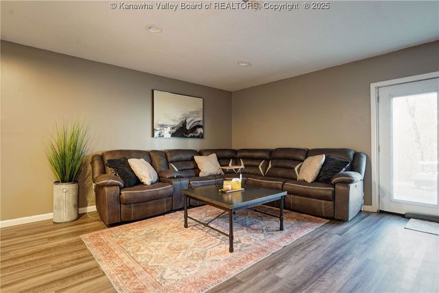 2076 Terry Road, South Charleston, WV 25309