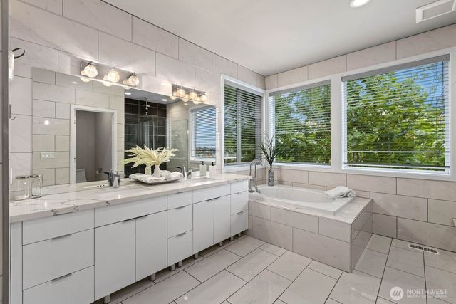 1422 Browns Point Boulevard, Tacoma, WA 98422