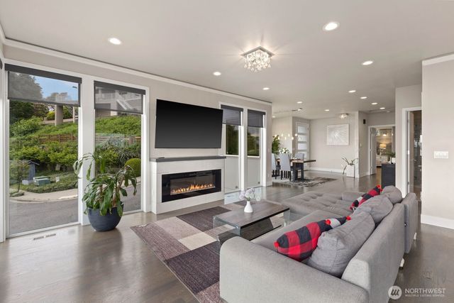 1422 Browns Point Boulevard, Tacoma, WA 98422