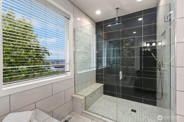 1422 Browns Point Boulevard, Tacoma, WA 98422