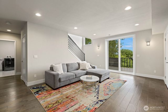 1422 Browns Point Boulevard, Tacoma, WA 98422