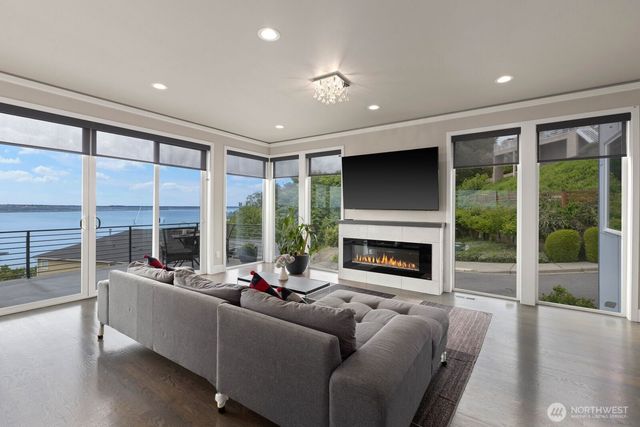 1422 Browns Point Boulevard, Tacoma, WA 98422