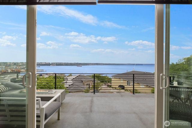 1422 Browns Point Boulevard, Tacoma, WA 98422