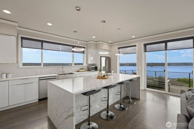 1422 Browns Point Boulevard, Tacoma, WA 98422