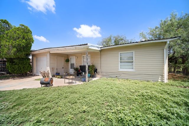 1213 Ridgeroad Dr, Big Spring, TX 79720