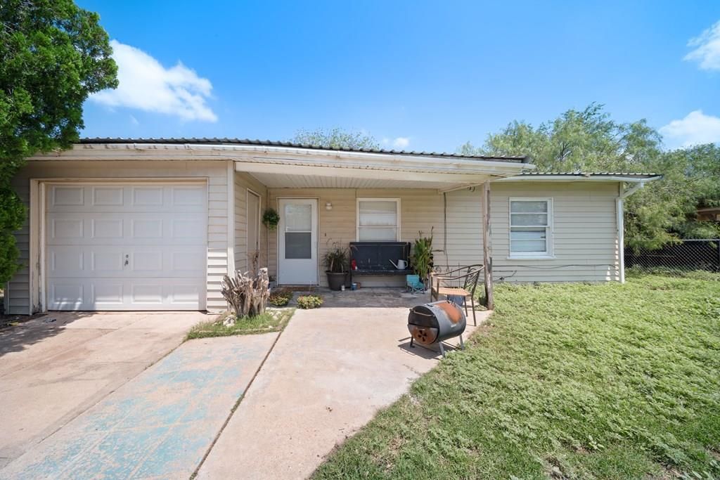 1213 Ridgeroad Dr, Big Spring, TX 79720