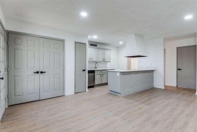 6006 Lakecrest Drive, Garland, TX 75043