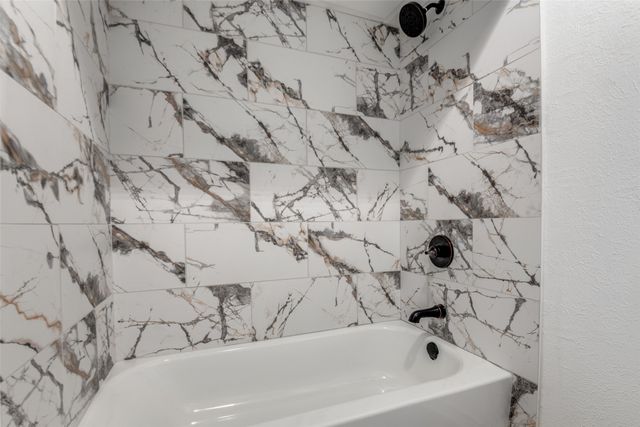 6006 Lakecrest Drive, Garland, TX 75043