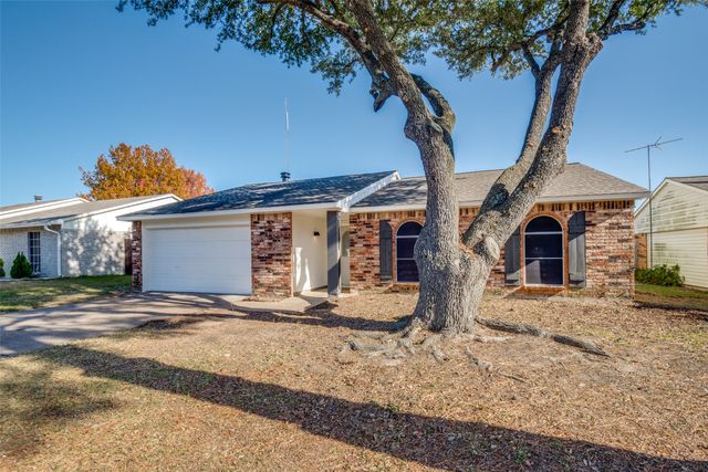 6006 Lakecrest Drive, Garland, TX 75043