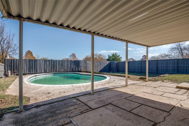 6006 Lakecrest Drive, Garland, TX 75043