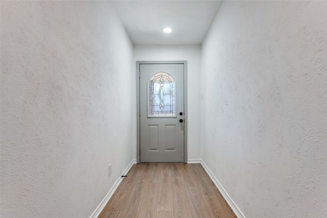 6006 Lakecrest Drive, Garland, TX 75043