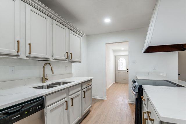 6006 Lakecrest Drive, Garland, TX 75043