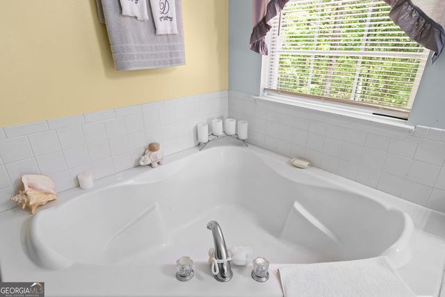 6408 Sparrow Way, Stone Mountain, GA 30087