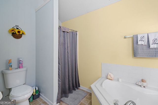 6408 Sparrow Way, Stone Mountain, GA 30087