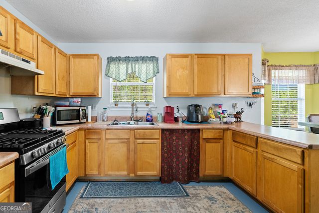 6408 Sparrow Way, Stone Mountain, GA 30087