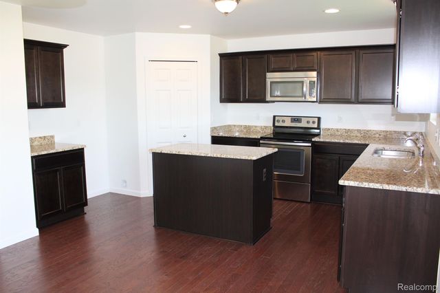 58228 KINCAID Street, New Haven Village, MI 48048