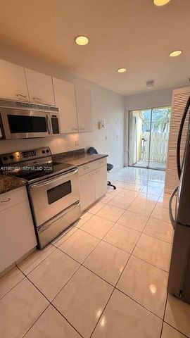 1091 SW 110th Ter, Davie, FL 33324