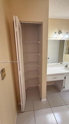 1091 SW 110th Ter, Davie, FL 33324