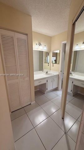 1091 SW 110th Ter, Davie, FL 33324