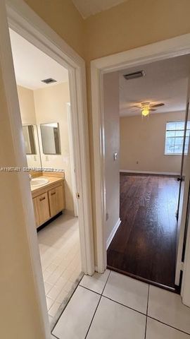 1091 SW 110th Ter, Davie, FL 33324