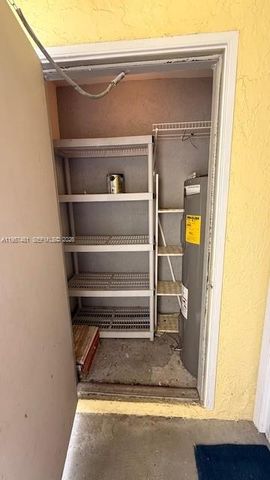 1091 SW 110th Ter, Davie, FL 33324