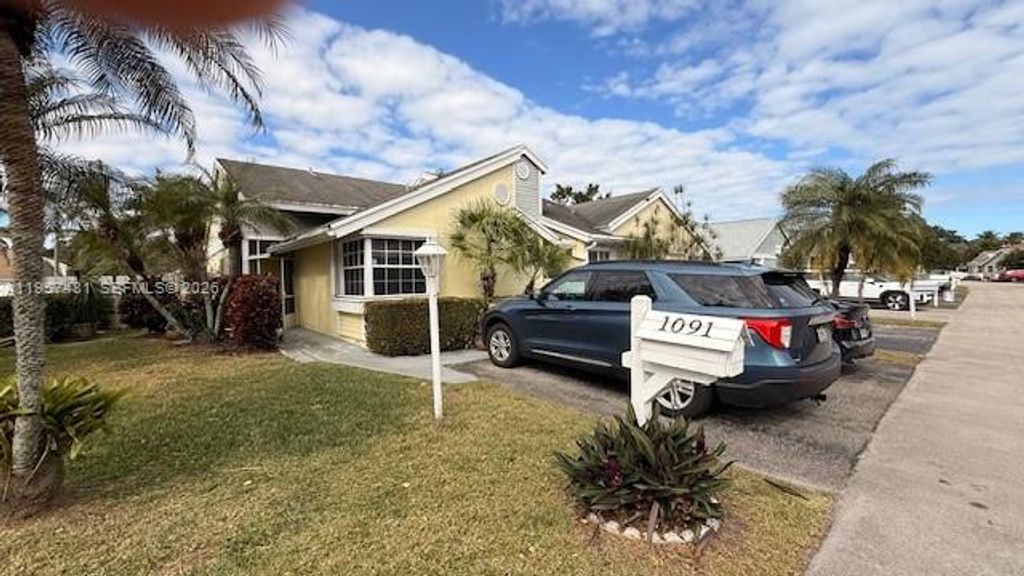 1091 SW 110th Ter, Davie, FL 33324