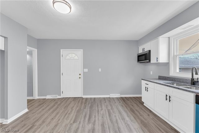 3203 Ingleside Drive, Parma, OH 44134