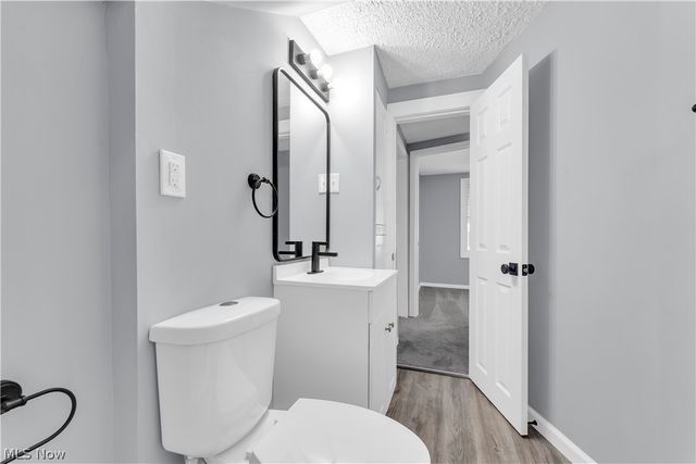 3203 Ingleside Drive, Parma, OH 44134