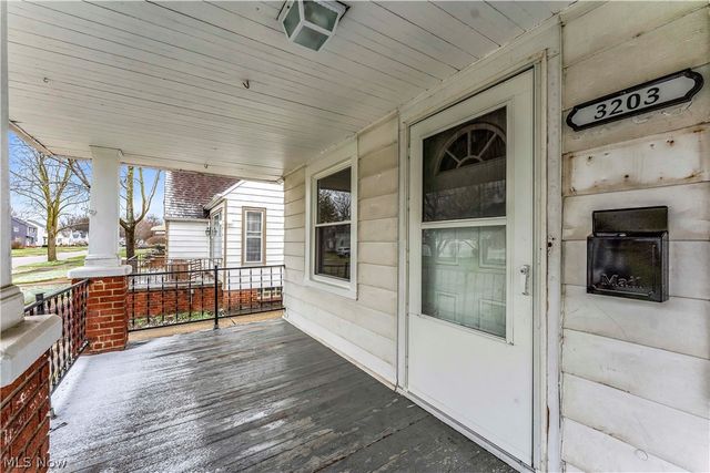 3203 Ingleside Drive, Parma, OH 44134