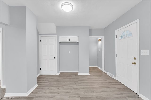 3203 Ingleside Drive, Parma, OH 44134