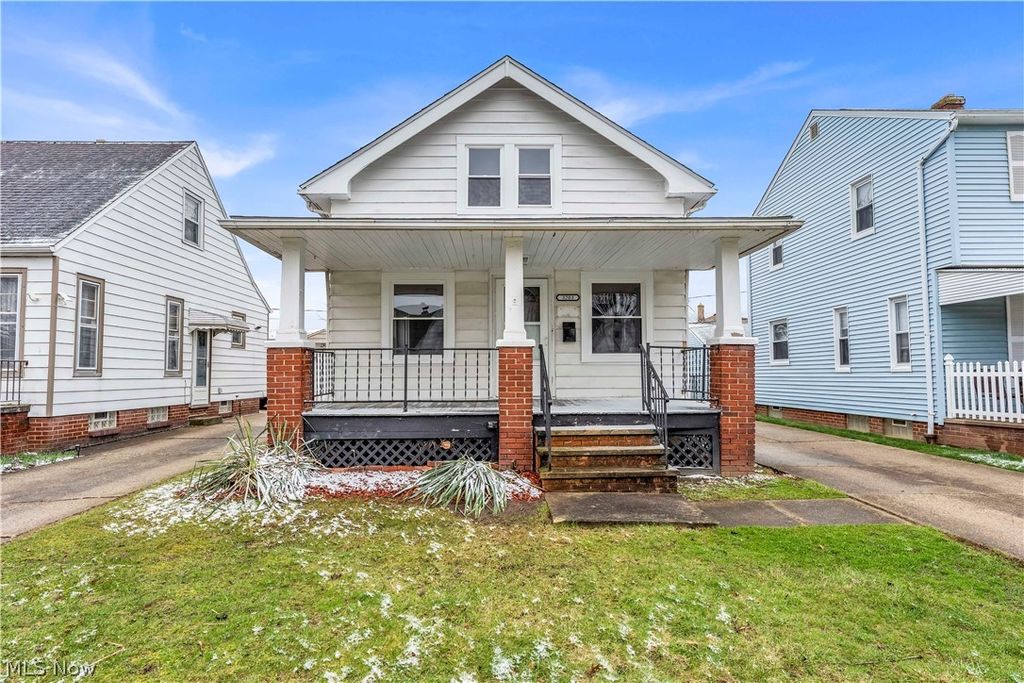 3203 Ingleside Drive, Parma, OH 44134