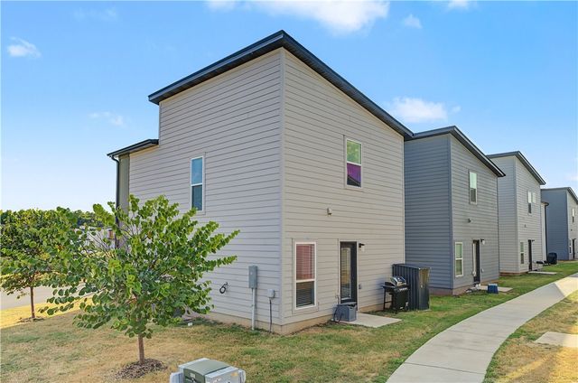 1080 Illinois Avenue, Centerton, AR 72713