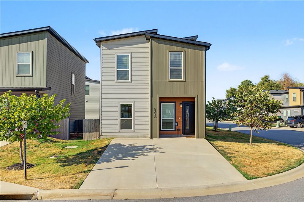 1080 Illinois Avenue, Centerton, AR 72713