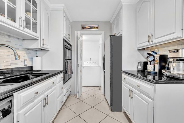 9050 Jacaranda Lane 3, Plantation, FL 33324