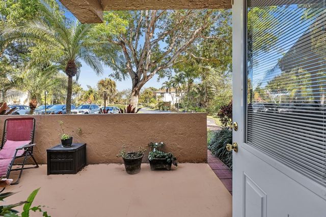 9050 Jacaranda Lane 3, Plantation, FL 33324