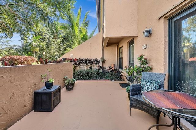 9050 Jacaranda Lane 3, Plantation, FL 33324