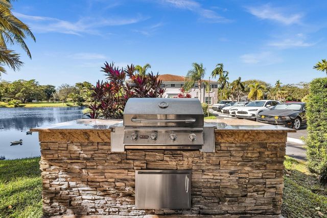 9050 Jacaranda Lane 3, Plantation, FL 33324