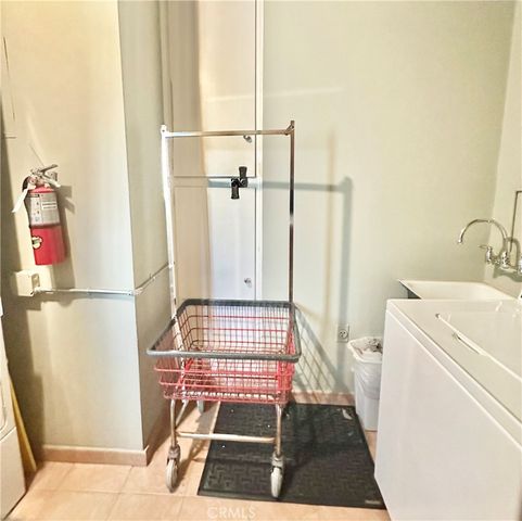 1405 E 1st 10, Long Beach, CA 90802