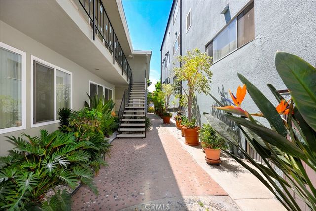 1405 E 1st 10, Long Beach, CA 90802