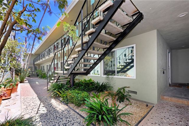 1405 E 1st 10, Long Beach, CA 90802
