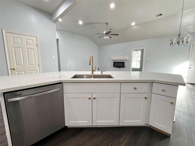 1216 Deputy O Mcduffie Jr Street, Cleveland, TX 77327