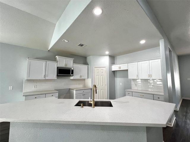 1216 Deputy O Mcduffie Jr Street, Cleveland, TX 77327