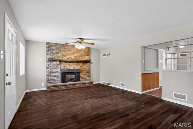 10247 Valley Drive, St Louis, MO 63137
