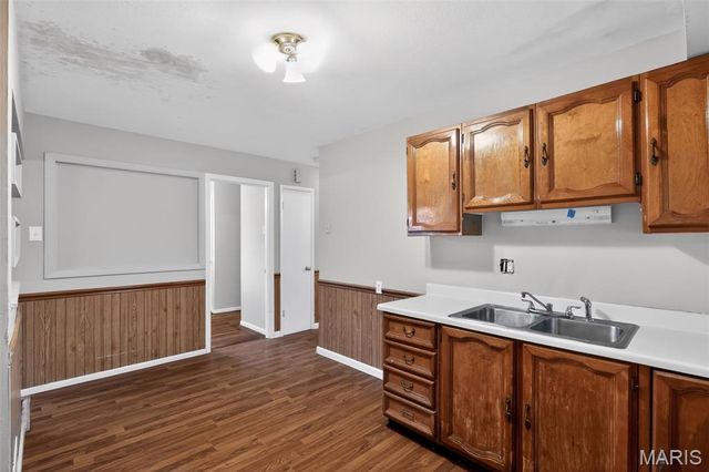 10247 Valley Drive, St Louis, MO 63137