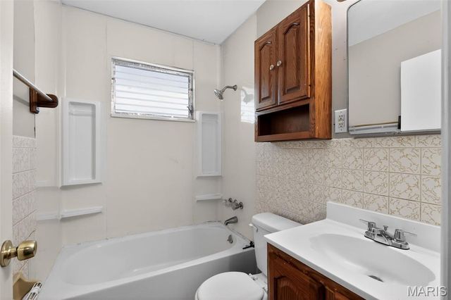 10247 Valley Drive, St Louis, MO 63137