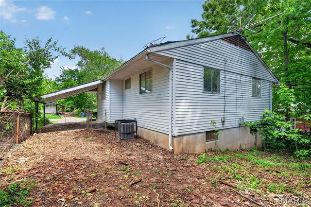 10247 Valley Drive, St Louis, MO 63137