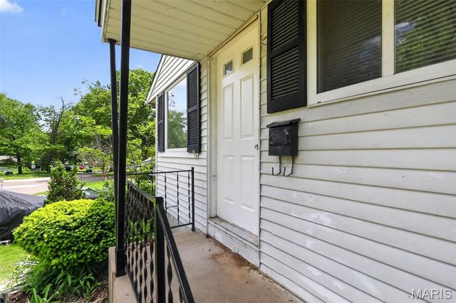 10247 Valley Drive, St Louis, MO 63137