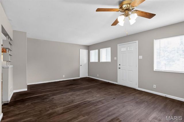 10247 Valley Drive, St Louis, MO 63137